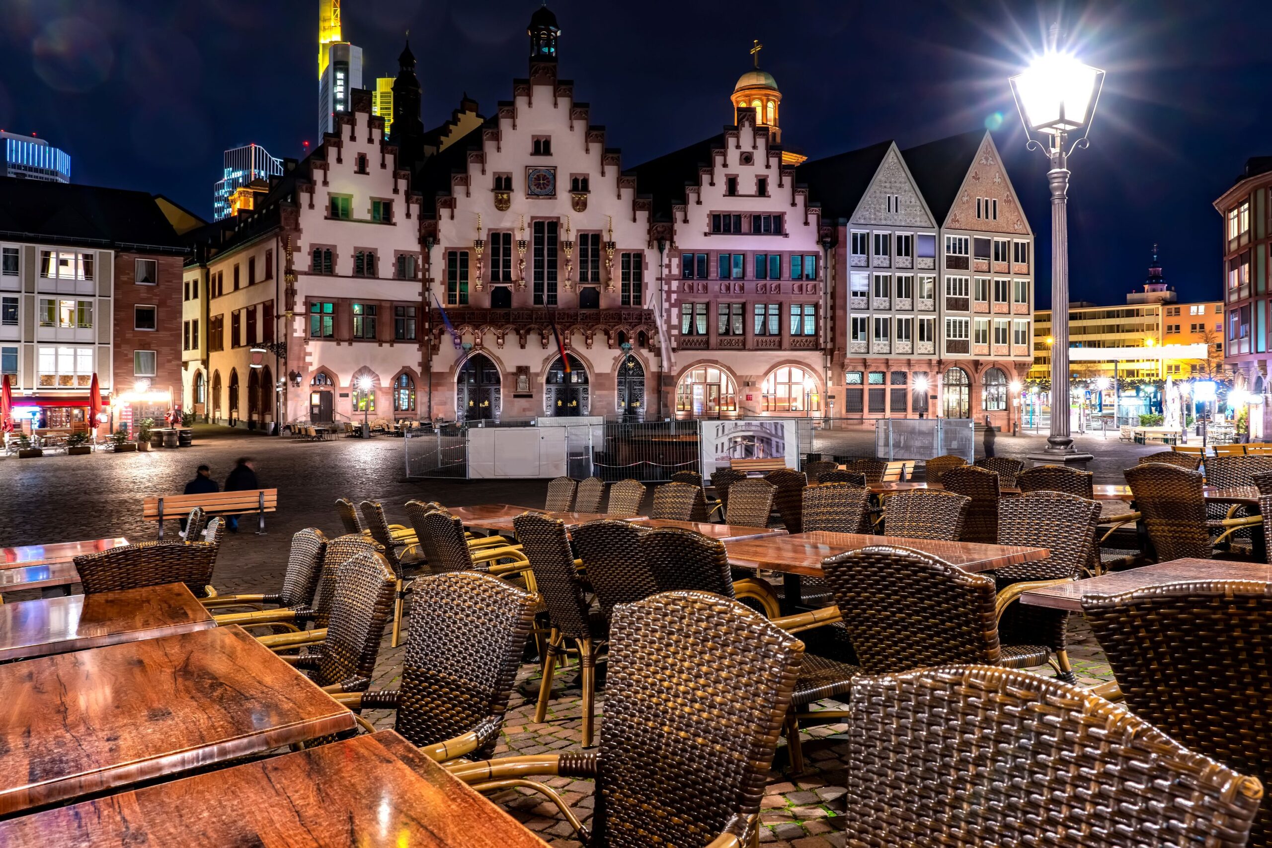 Escort_in_Frankfurt_Restaurant